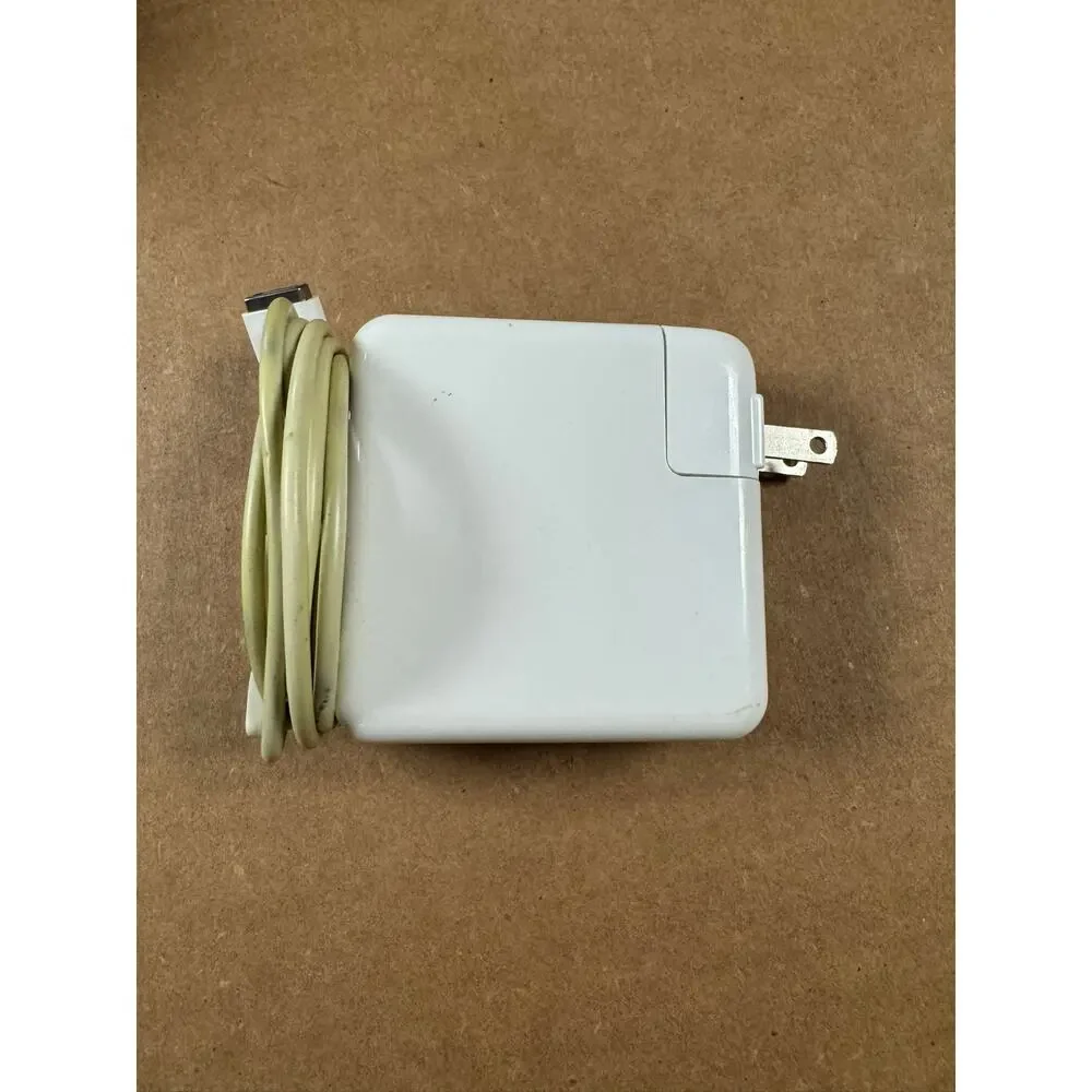 MacBook Charger / used condition
